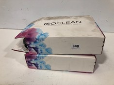 2 X ISOCLEAN EXPERTS IN COSMETIC HYGIENE SETS