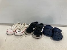 3 X ASSORTED KIDS FOOTWEAR TO INCLUDE CONVERSE PUMPS OFF-WHITE SIZE 4