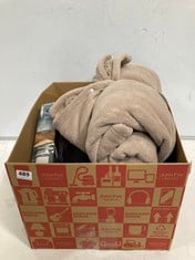 BOX OF ASSORTED HOUSEHOLD ITEMS TO INCLUDE M&S SNUGGLE THERMAL SHERPA FLEECE HOODED BLANKET BEIGE ADULTS LARGE