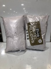 APPROX 6 X ASSORTED BEDDING TO INCLUDE PACK OF 2 BED PILLOWS WHITE