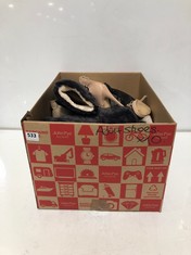 BOX OF ASSORTEDA DULT FOOTWEAR TO INCLUDE CLAROSA HIGH HEEL STRAPPY SHOES BEIGE SIE 38