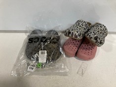 3 X ASSORTED CLOGS TO INCLUDE CROCS CLASSIC CHOCOLATE SIZE M5/W6