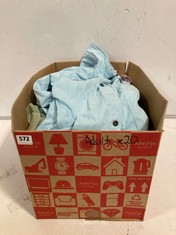 BOX OF ASSORTED ADULT CLOTHING TO INCLUDE D&CO DENIM STYLE JACKET BABY BLUE SIZE M