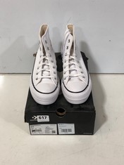 CONVERSE LIFT HI-TOPS WHITE/BLACK SIZE 3.5