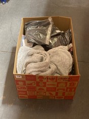 BOX OF ASSORTED ADULT CLOTHING TO INCLUDE SIMPLY BE LONG SLEEVE SOFT KNIT DRESS LIGHT GREY SIZW 16/18