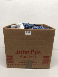 BOX OF MENS AND WOMENS UNSEALED CLOTHING