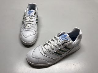 ADIDAS TRAINERS SIZE 6