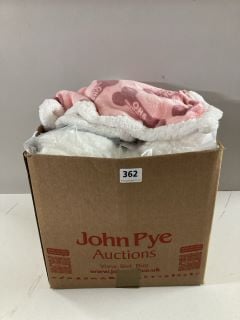 A BOX OF ASSORTED MENS AND WOMENS CLOTHING MAINLY UNSEALED