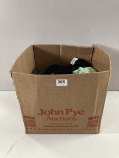 A BOX OF ASSORTED MENS AND WOMENS CLOTHING MAINLY UNSEALED