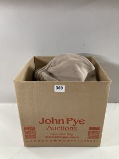 A BOX OF ASSORTED MENS AND WOMENS CLOTHING MAINLY UNSEALED