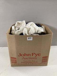 A BOX OF ASSORTED MENS AND WOMENS CLOTHING MAINLY UNSEALED