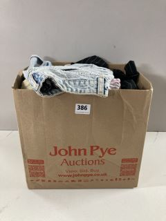 A BOX OF ASSORTED MENS AND WOMENS CLOTHING MAINLY UNSEALED