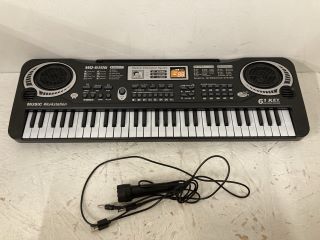 MUSIC WORKSTATION KEYBOARD MQ-6106