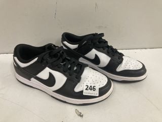 NIKE DUNK SIZE : 7