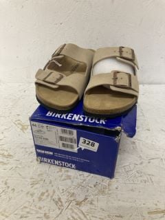 BIRKENSTOCK SANDALS SIZE : 11