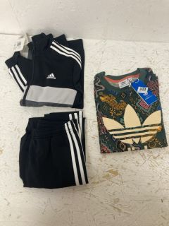 2 X ADIDAS CLOTHING ITEMS INC T-SHIRT SIZE : M