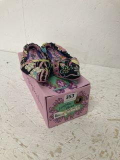 IRREGULAR CHOICE FLAT SHOES SIZE : EU 38