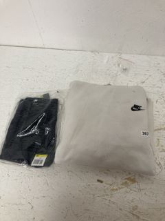 2 X NIKE CLOTHING ITEMS INC HOODIE SIZE : XXL