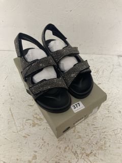 ONLY SANDALS SIZE : EU40