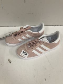 ADIDAS GAZELLE TRAINERS  SIZE : 2