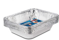 ASSORTED ITEMS TO INCLUDE LARGE DISPOSABLE ALUMINIUM FOIL TRAYS CONTAINERS FOR BAKING ROASTING BROILING COOKING FOOD STORAGE & MORE GASTRONORM HALF SIZE PANS 32 X 26 CM PACK OF 10.