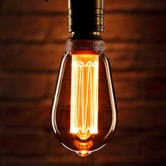 QTY OF ITEMS TO INCLUDE APPROX X15 ASSORTED ITEMS TO INCLUDE AURAGLOW MYSA LED LIGHT BULB – VINTAGE RETRO RUSTIC EDISON STYLE DECORATIVE ENERGY EFFICIENT FILAMENT E27 SCREW ST64 CLASSIC SHAPE, ROLLIN