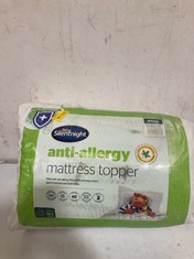 ASSORTED ITEMS TO INCLUDE ANTI ALLERGY MATTRESS TOPPER.