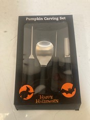 APPROX X20 ASSORTED ITEMS TO INCLUDE PUMPKIN CARVING SET.