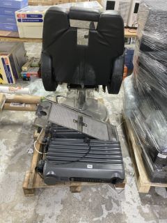 PALLET OF ASSORTED ITEMS INC BARBER CHAIR