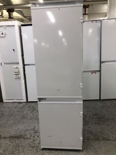 AEG INTEGRATED FRIDGE FREEZER MODEL: OSC5S181ES