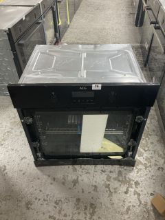 AEG BUILT-IN SINGLE OVEN MODEL: BEB335061B