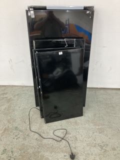 7 X ASSORTED TVS TO INC 43" JVC (SMASHED/SALVAGE/SPARES)