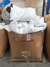 PALLET OF ASSORTED ITEMS TO INCLUDE QTY OF ASSORTED SOFT WHITE PILLOWS