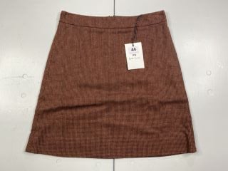 PAUL SMITH WOMEN'S SKIRT. SIZE: 38, MADE FROM: 46% VISCOSE 34% WOOL 17% POLYAMIDE 3% ELASTANE. RRP: £195