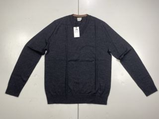 PAUL SMITH GENT'S PULLOVER V NECK. SIZE: S, MADE FROM: 100% MERINO WOOL. RRP: £200