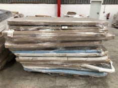 PALLET OF UPHOLSTERED BASES AND BED BASES OF DIFFERENT BRANDS AND SIZES INCLUDING UPHOLSTERED BASE IN 3D BEIGE 150 X 200 UNKNOWN BRAND (MAY BE BROKEN OR INCOMPLETE).