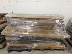 PALLET OF ASSORTED FURNITURE INCLUDING KIRA FLORÉS AUXILIARY KITCHEN FURNITURE WHITE ARTIK AND CANADIAN OAK (MAY BE BROKEN OR INCOMPLETE).