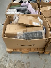 PALLET OF ASSORTED ARTICLES OF DIFFERENT MODELS INCLUDING PIKOLIN MATTRESS PROTECTOR COVER.