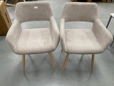 2 X SCANDINAVIAN COSY DINING CHAIR SET UPHOLSTERED IN FABRIC WITH BEIGE ARMRESTS.