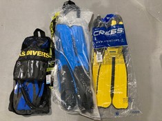 3 X SNORKELLING AND SWIMMING FINS INCLUDING BLUE CRESSI MODEL SIZE 43 - 44.