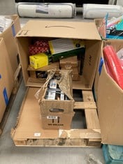 PALLET WITH A QUANTITY OF ITEMS FOR CARS INCLUDING FUEL FILTER FILTER MANN.