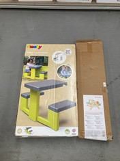 2 X CHILDREN'S ITEMS INCLUDING SMOBY PICNIC TABLE.