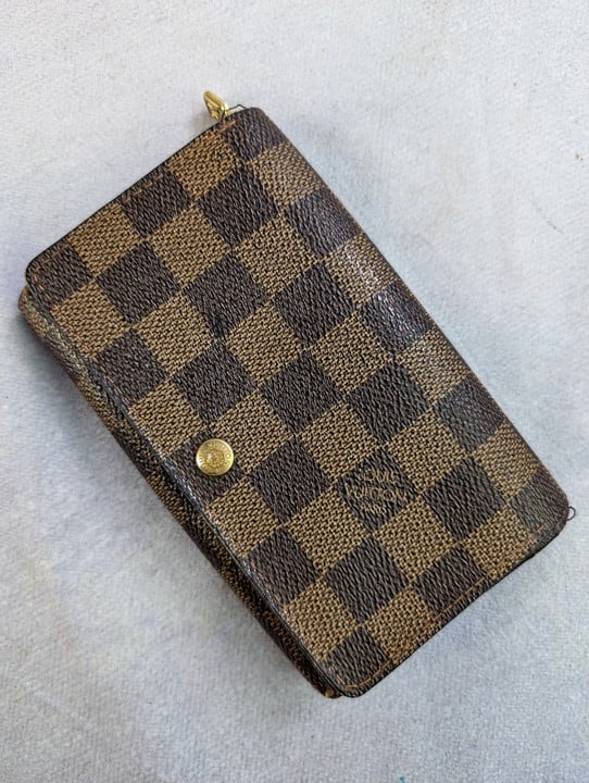 Louis Vuitton Damier Ebene Portemonnaie Billets Tresor Wallet, Dimensions 14x9x2.5cm(Approx) (VAT ONLY PAYABLE ON BUYERS PREMIUM)