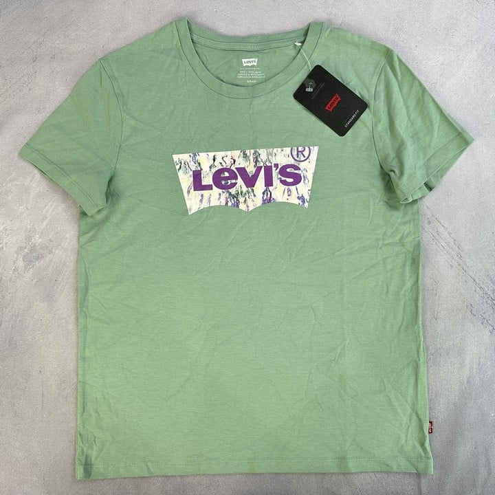 LEVI'S T-Shirt With Tags - Size S  (MPSS03115115) (VAT ONLY PAYABLE ON BUYERS PREMIUM)