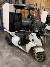 2023 AIDEA AA CARGO L2E (28MPH) 2KW 3 WHEELED ELECTRIC DELIVERY MOPED WITH DUAL 50V 76AH BATTERY TO BE CHARGED BY A TYPE 2 (IEC62196-2) CABLE (NOT INCLUDED) FITTED WITH A 420LTR STORAGE BOX, REG. FJ2