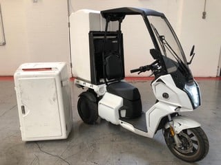 2023 AIDEA AA CARGO L2E (28MPH) 2KW 3 WHEELED ELECTRIC DELIVERY MOPED WITH DUAL 50V 76AH BATTERY TO BE CHARGED BY A TYPE 2 (IEC62196-2) CABLE (NOT INCLUDED) FITTED WITH A 420LTR STORAGE BOX, REG. FJ2