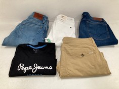 5 X PEPE JEANS GARMENTS VARIOUS SIZES AND MODELS INCLUDING NAVY BLUE T-SHIRT SIZE M - LOCATION 22A.