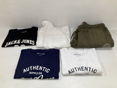 5 X JACK&JONES GARMENTS VARIOUS SIZES AND MODELS INCLUDING NAVY BLUE T-SHIRT SIZE S - LOCATION 18A.