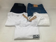 5 X JACK&JONES GARMENTS VARIOUS SIZES AND MODELS INCLUDING WHITE T-SHIRT SIZE XL - LOCATION 6A.