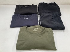 5 X JACK & JONES CLOTHING VARIOUS SIZES AND STYLES INCLUDING BLUE T-SHIRT SIZE - S LOCATION 7A.